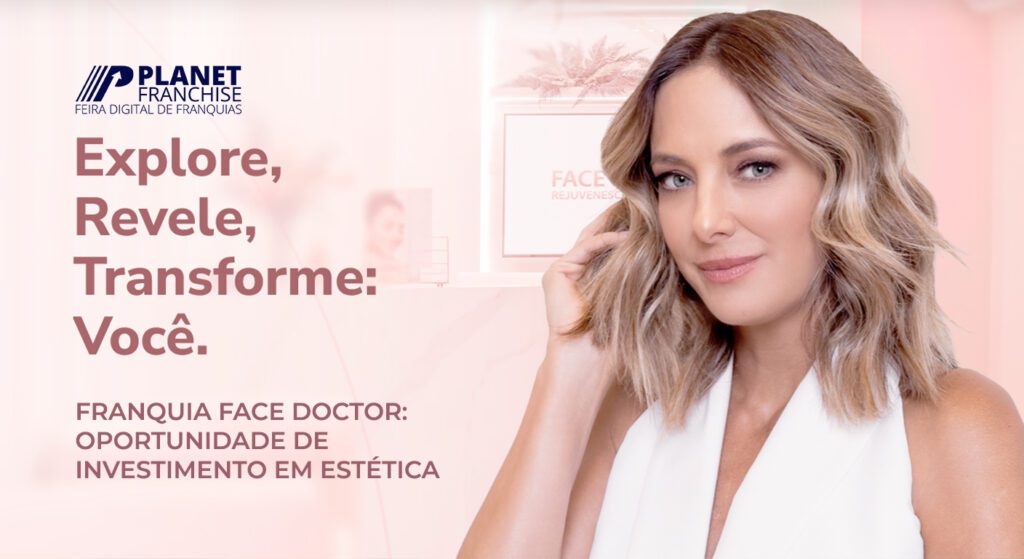 Mulher loira sorrindo representando franquia Face Doctor - oportunidade investimento estética Planet Franchise.