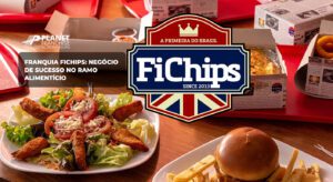 Logo da franquia Fichips sobre imagem de pratos de fish and chips e hambúrguer, destacando negócio de sucesso no ramo alimentício.